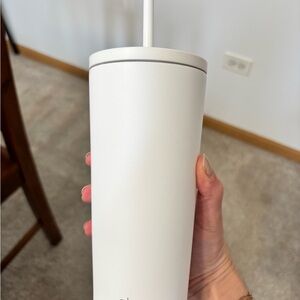 Simple Modern White Tumbler with Straw, extra lid and coffee mug